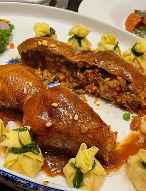 上海本帮菜排名_上海十大经典名菜_八宝鸭水晶虾仁白斩鸡